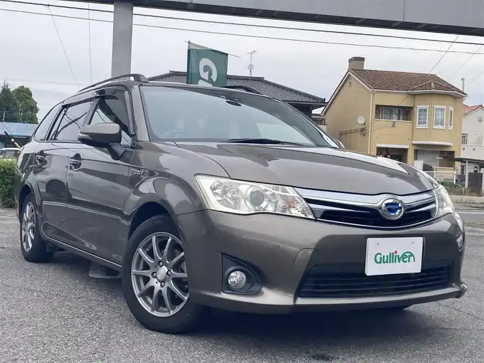 新着情報“カローラフィールダーハイブリッドG”2013年式ブロンズマイカメタリック入荷しました！