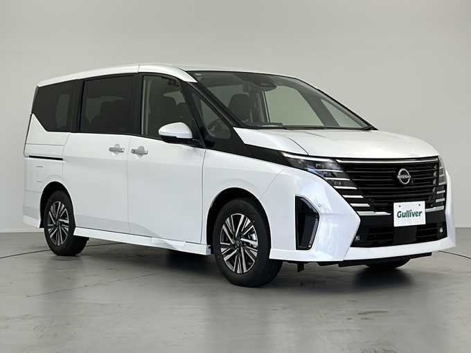新着情報“セレナe－パワー ハイウェイスターV”2025年式プリズムホワイト入荷しました！