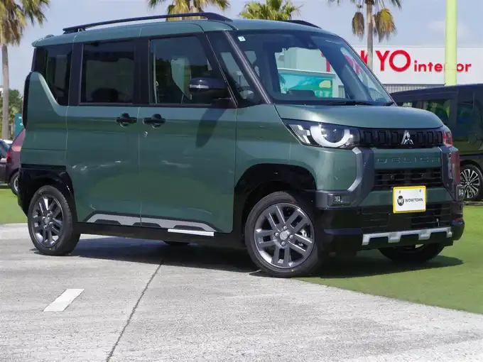 新着情報“デリカミニT プレミアム”2025年式緑Ⅱ入荷しました！