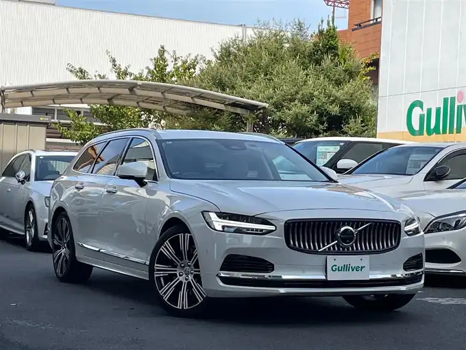 新着情報“Ｖ９０リチャージ プラグインハイブリッド T8 AWD インスクリプション”2021年式パール入荷しました！