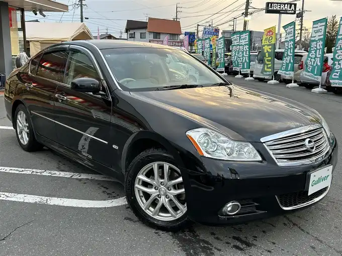 新着情報“フーガ350GT FOUR”2009年式黒入荷しました！