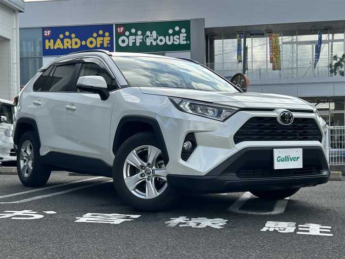 新着情報“ＲＡＶ４X”2021年式ホワイトパールクリスタルシャイン入荷しました！
