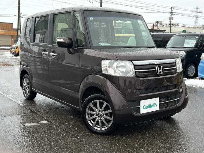 新着情報“Ｎ－ＢＯＸカスタム2トーンカラースタイル G・ターボLパッケージ”2016年式茶入荷しました！