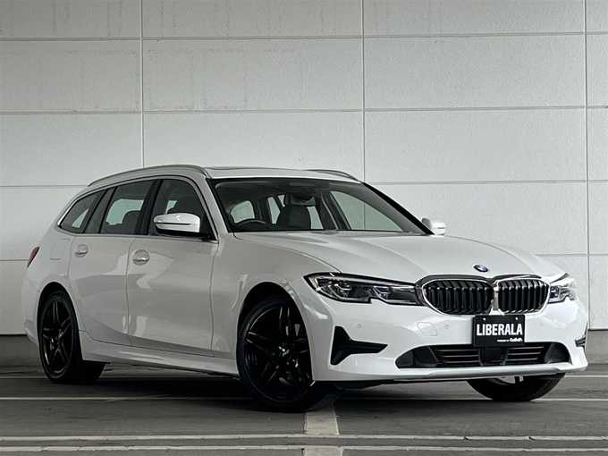 新着情報“３シリーズ320d xDriveツーリング エディションジョイ+”2021年式アルピンホワイトⅢ入荷しました！