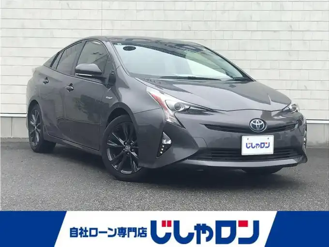 新着情報“プリウスS”2017年式グレーメタリック入荷しました！