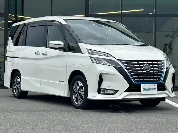 新着情報“セレナe－パワー ハイウェイスターV”2022年式ブリリアントホワイトパール入荷しました！