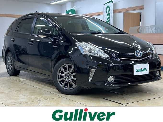 新着情報“プリウスαS”2015年式ブラック入荷しました！