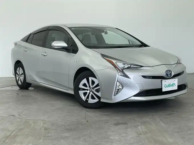 新着情報“プリウスA”2016年式シルバーM入荷しました！