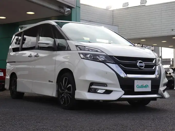 新着情報“セレナハイウェイスター”2017年式ブリリアントホワイトパール入荷しました！