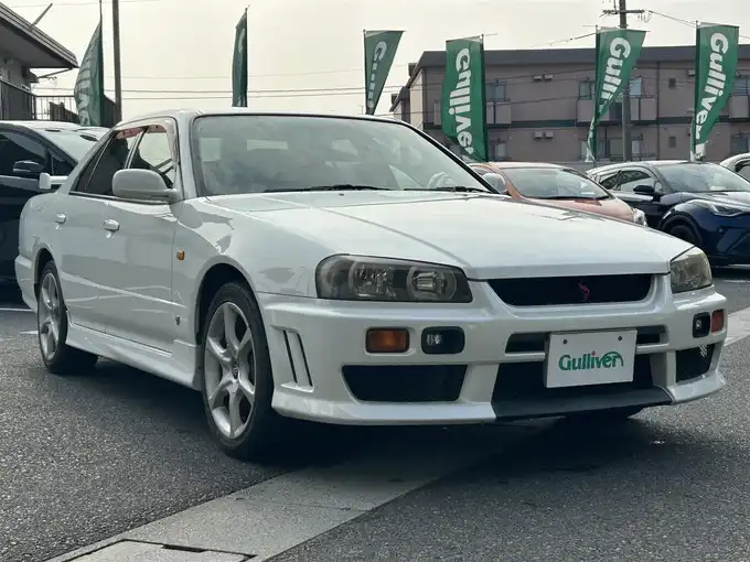 新着情報“スカイライン25GTターボ”1998年式ホワイトパール入荷しました！