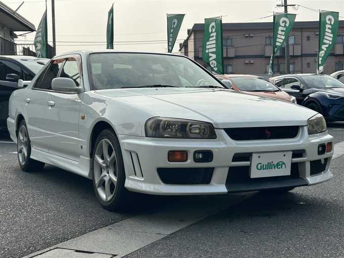新着情報“スカイライン25GTターボ”1998年式ホワイトパール入荷しました！