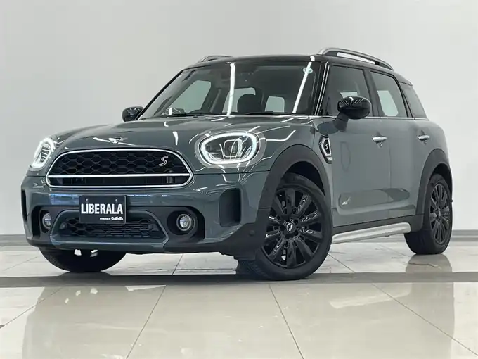 新着情報“ＭＩＮＩクーパーD クロスオーバー オール4 エッセンシャル・トリム”2020年式セージグリーンメタリック入荷しました！