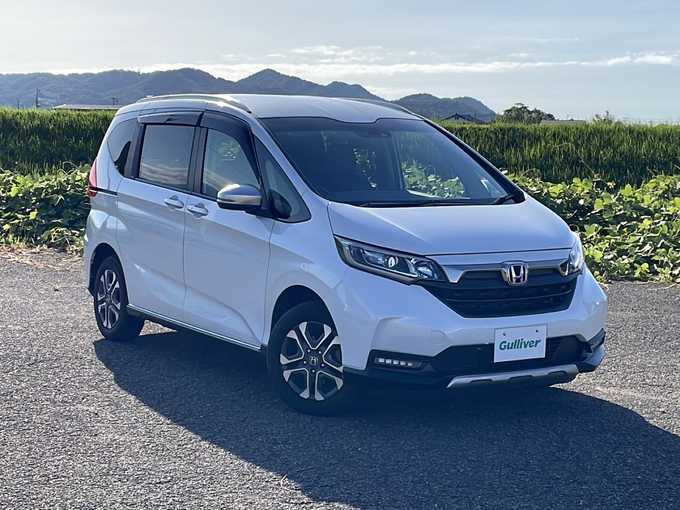 新着情報“フリードクロスター・ホンダセンシング”2020年式プラチナホワイトパール入荷しました！