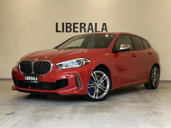 新着情報“１シリーズM135i xDrive”2020年式赤入荷しました！