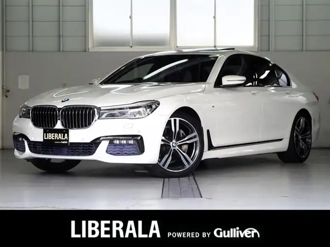 新着情報“７シリーズ740i Mスポーツ”2017年式アルピンホワイトⅢ入荷しました！