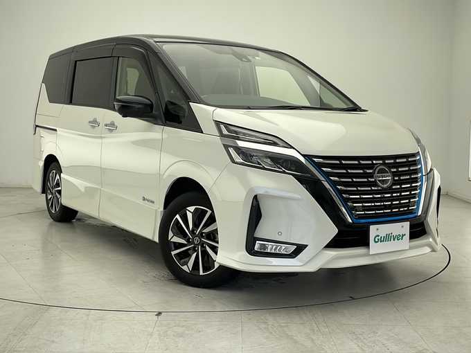 新着情報“セレナe－パワー XV エアロ”2022年式ブリリアントホワイトパール 2トーン入荷しました！