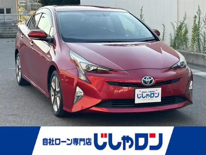 新着情報“プリウスSツーリングセレクション”2016年式エモーショナルレッド入荷しました！