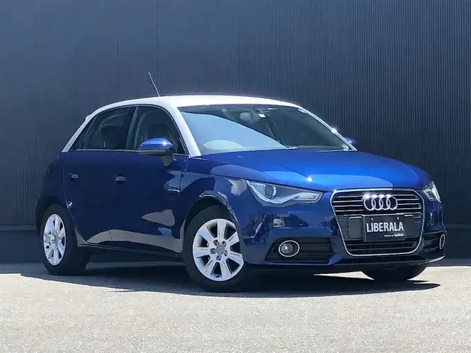 新着情報“Ａ１スポーツバック 1．4TFSI”2014年式スクーバブルーメタリック入荷しました！