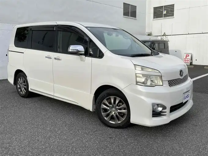 新着情報“ヴォクシーZS 煌Ⅱ”2012年式ホワイトパールクリスタルシャイン入荷しました！
