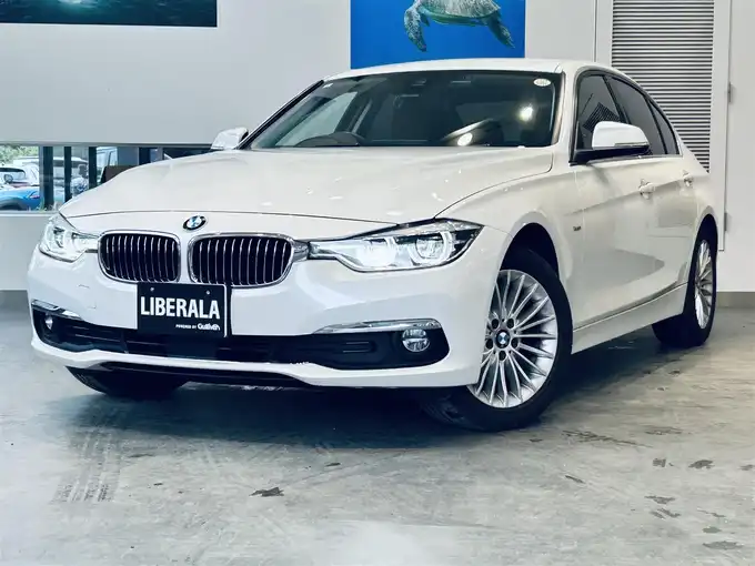 新着情報“３シリーズ320d ラグジュアリー”2018年式白入荷しました！