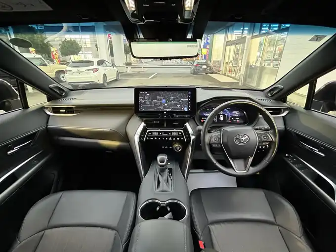 新着情報“ハリアーZ”2023年式プレシャスブラックパール入荷しました！02