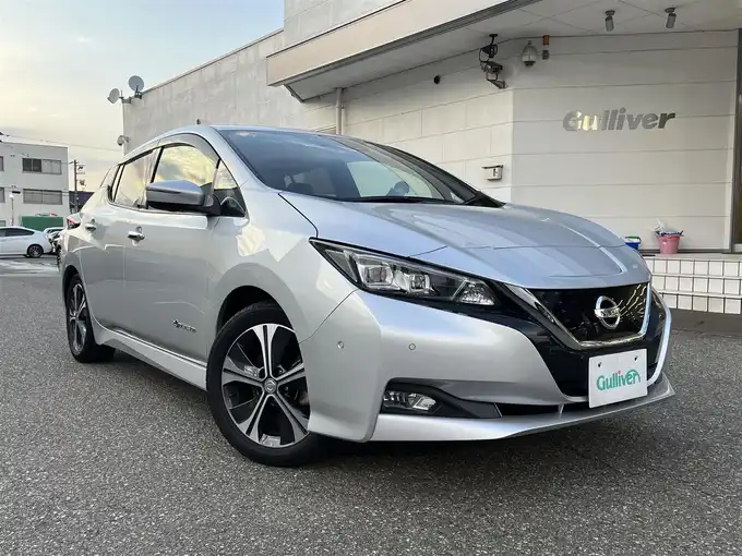 新着情報“リーフG”2018年式ブリリアントシルバー入荷しました！