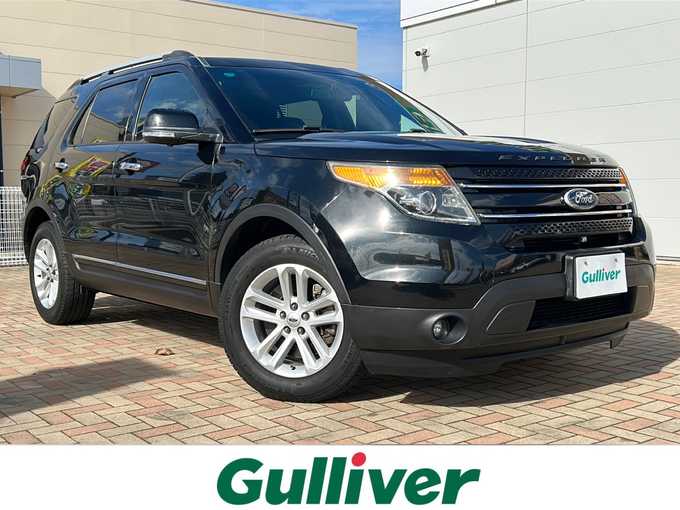 新着情報“エクスプローラーリミテッド エコブースト”2015年式タキシード ブラック入荷しました！