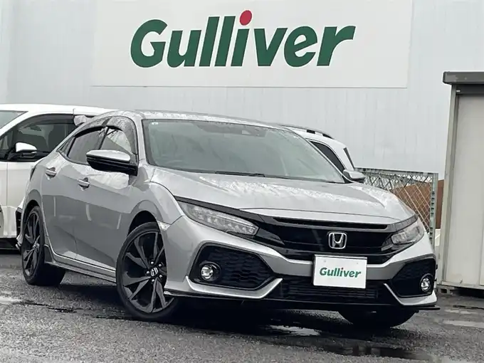 新着情報“シビックハッチバック”2019年式ルナシルバーM入荷しました！