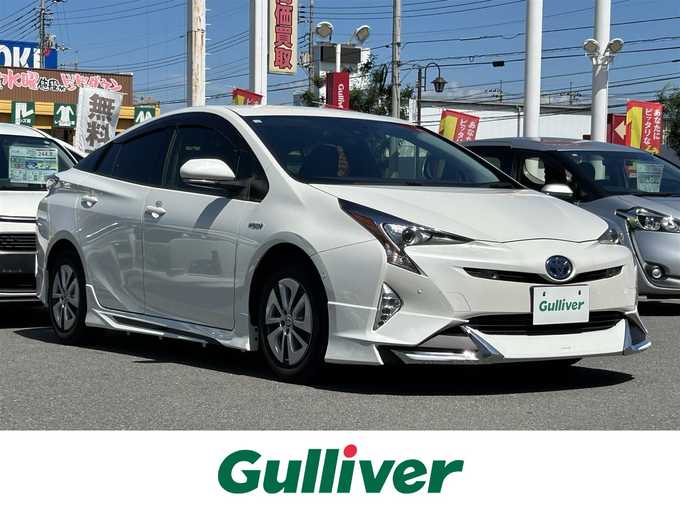 新着情報“プリウスSセーフティプラス”2018年式ホワイトパールクリスタルシャイン入荷しました！