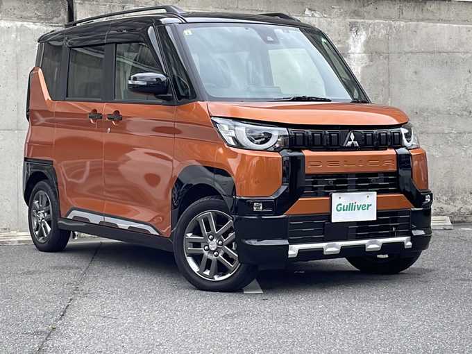 新着情報“デリカミニT”2023年式オレンジⅡ入荷しました！