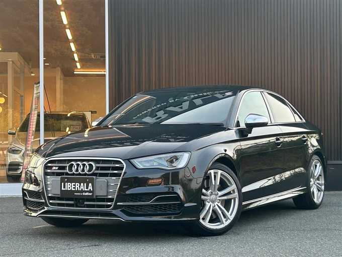 新着情報“Ｓ３セダンベースグレード”2014年式パンサーブラッククリスタルエフェクト入荷しました！