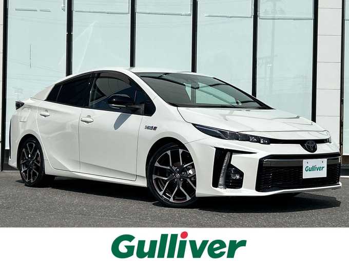 新着情報“プリウスＰＨＶS GRスポーツ”2018年式ホワイトパールクリスタルシャイン入荷しました！