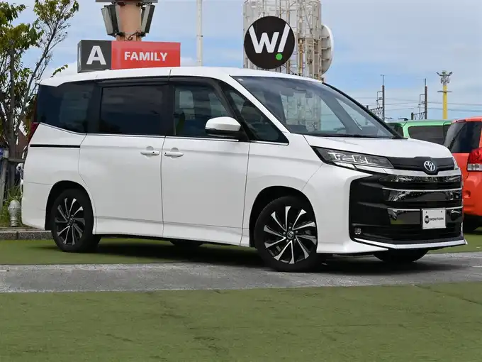新着情報“ノアハイブリッドS－Z”2023年式ホワイトパールクリスタルシャイン入荷しました！