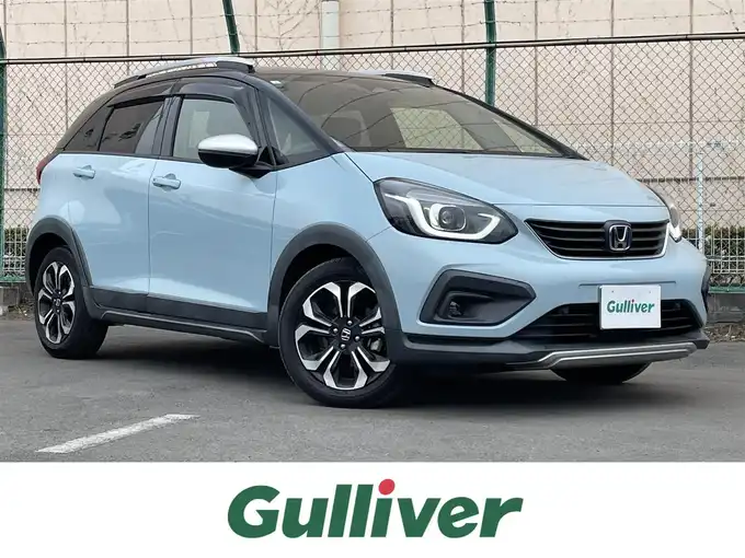 新着情報“フィットe:HEVクロスター”2021年式サーフブルー/ブラック入荷しました！