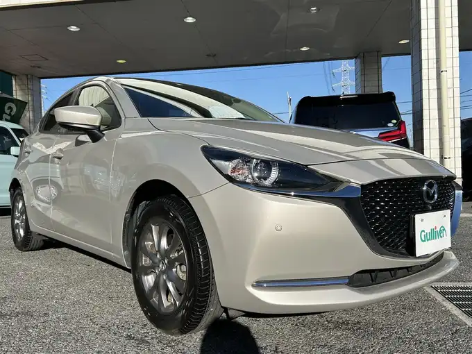 新着情報“ＭＡＺＤＡ２15S サンリットシトラス”2021年式プラチナクォーツメタリック入荷しました！