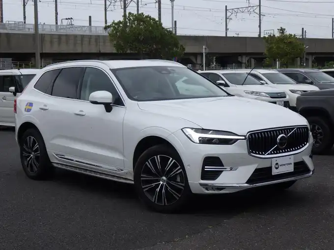 新着情報“ボルボ ＸＣ６０アルティメット B5 AWD”2022年式クリスタルホワイトP入荷しました！