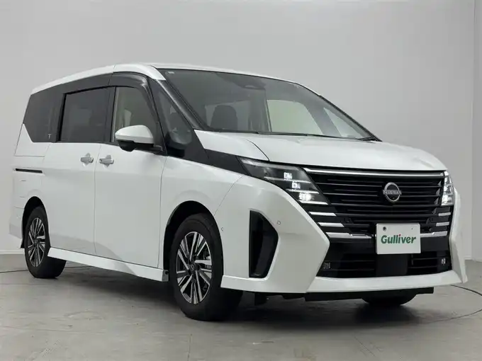 新着情報“セレナe－パワー ハイウェイスターV”2023年式ブリリアントホワイトパール入荷しました！