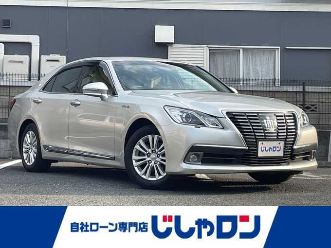 新着情報“クラウンハイブリッドロイヤルサルーンG”2014年式プレシャスシルバー入荷しました！