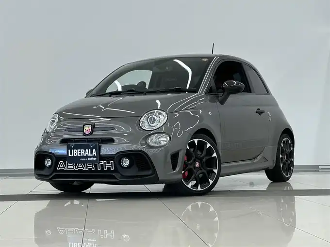 新着情報“アバルト５９５コンペティツィオーネ”2018年式グレー入荷しました！
