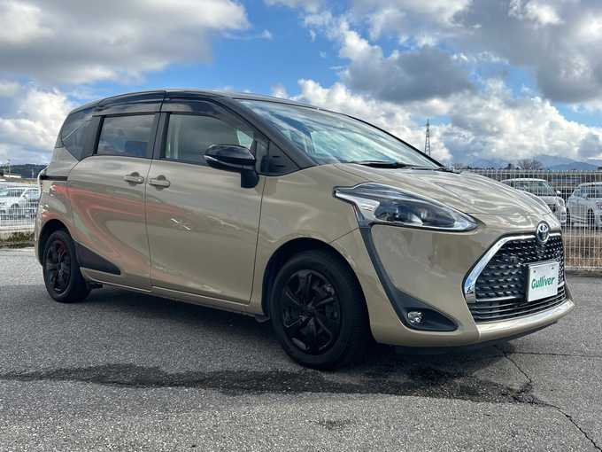 新着情報“シエンタハイブリッドG クエロ”2021年式ブラックマイカ/ベージュ 2トーン入荷しました！