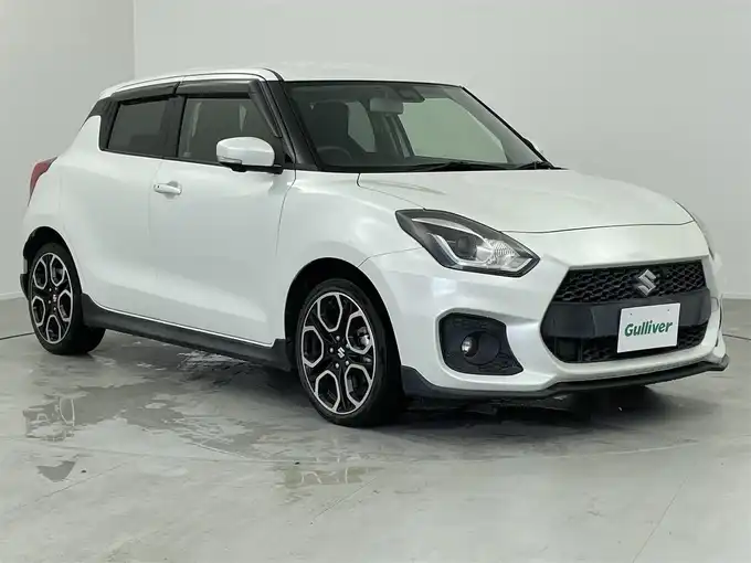 新着情報“スイフトスポーツベースグレード セーフティパッケージ装着車”2018年式ピュアホワイトP入荷しました！