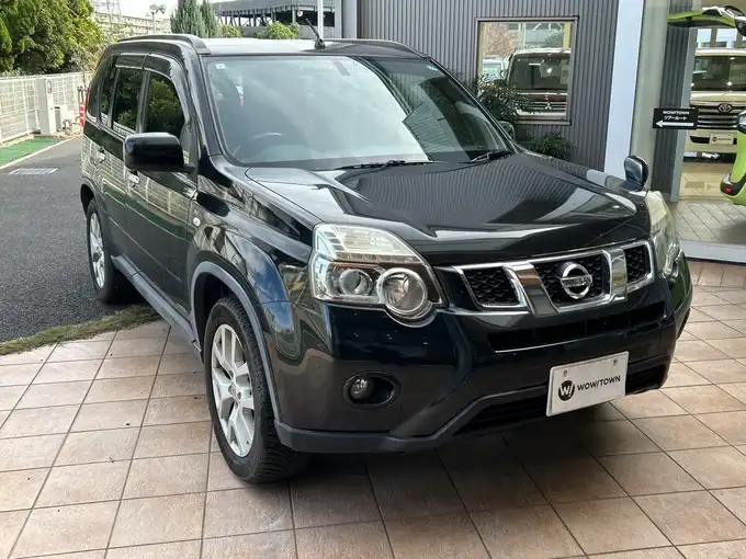 新着情報“エクストレイル20Xtt”2013年式黒入荷しました！