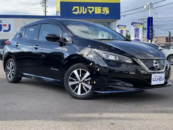 新着情報“リーフe+ X”2019年式黒入荷しました！