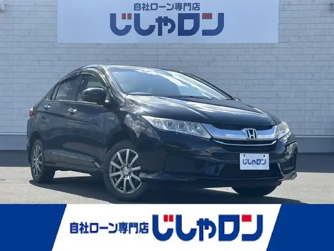 新着情報“グレイスハイブリッドLX”2015年式クリスタルブラックパール入荷しました！