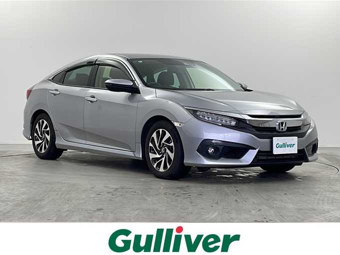 新着情報“シビックセダン”2018年式ルナシルバーM入荷しました！