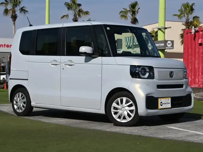 新着情報“Ｎ－ＢＯＸベースグレード”2024年式プレミアムサンライトホワイトパール入荷しました！