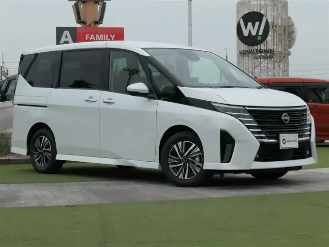 新着情報“セレナe－パワー ハイウェイスターV”2025年式ブリリアントホワイトパール入荷しました！