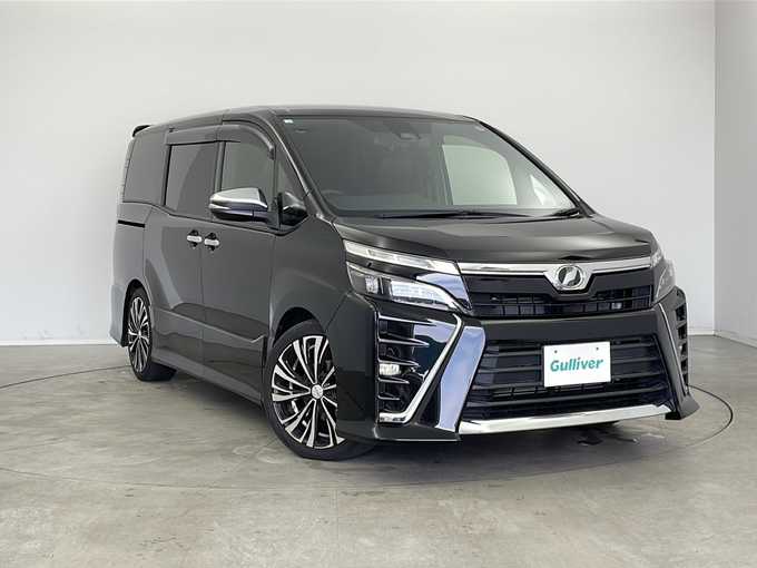新着情報“ヴォクシーZS 煌”2018年式ブラック入荷しました！