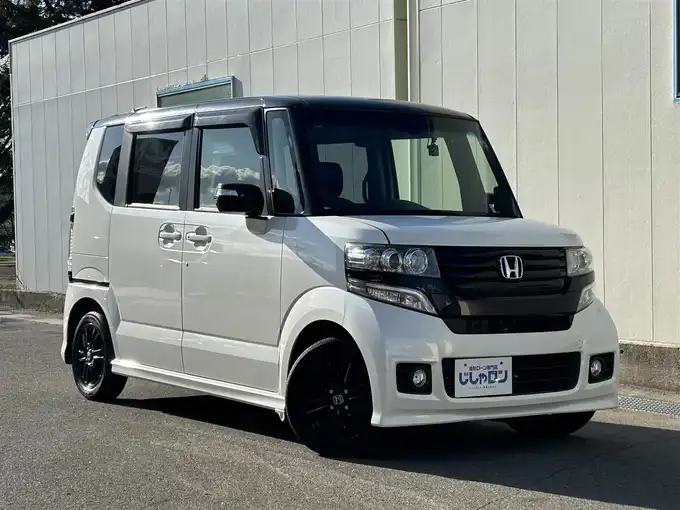 新着情報“Ｎ－ＢＯＸカスタム2トーンカラースタイル G特別仕様車SSパッケージ”2014年式プレミアムホワイトパール入荷しました！