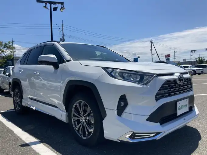 新着情報“ＲＡＶ４G”2023年式プラチナホワイトパールマイカ入荷しました！